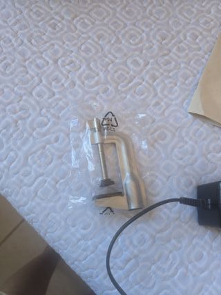 Lámpara de mesa articulada