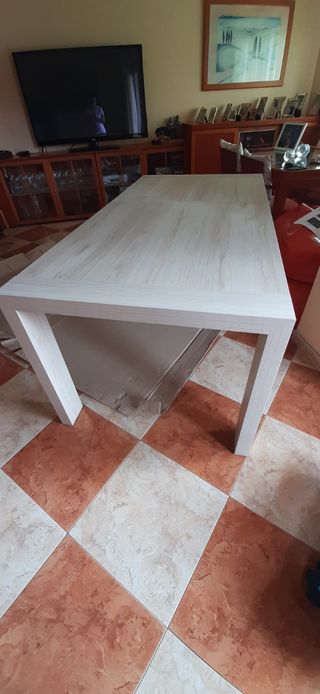 Mesa comedor NUEVA Sin Estrenar 120x90  Extensible