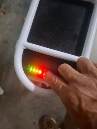 Bicicleta eléctrica plegable blanca