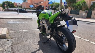 Kawasaki Z750 Verde