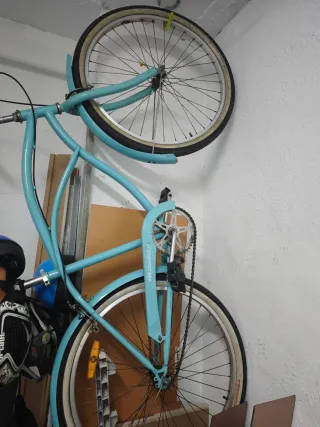 Bicicleta de paseo azul