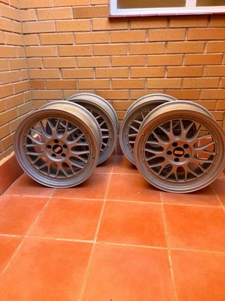 Llantas tipo BBS LM 18x8 restauradas