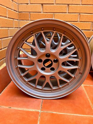 Llantas tipo BBS LM 18x8 restauradas