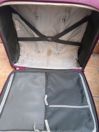 Maleta Samsonite granate con ruedas