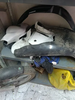 Scooter Beta ARK rosa y negro