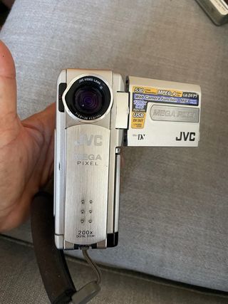 Cámara de vídeo digital JVC
