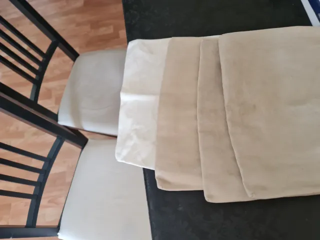 Mesa extensible de comedor negra con 4 sillas