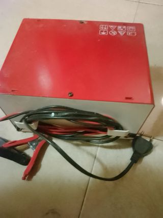 Cargador Baterías F-805 FERVE PRIMAS ( nuevo)