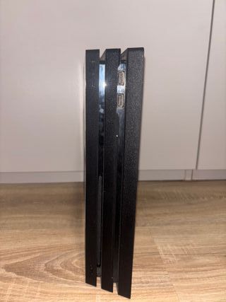 Consola PS4 Pro 1TB Negra con Mando
