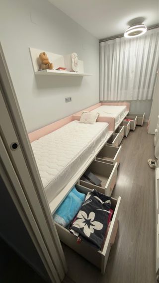2 Camas con Cajones + Armario y Estanterías