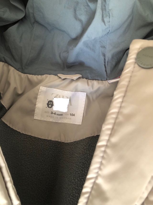 Chaqueta niño con capucha y pelo de ZARA