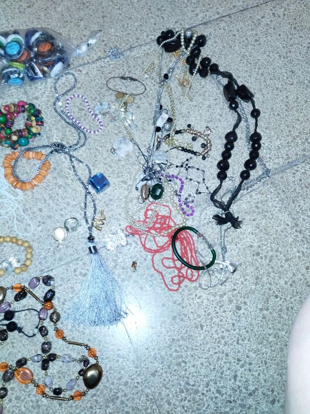 Lote de bisutería variada