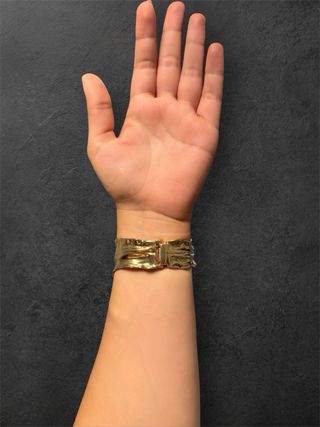 Brazalete o pulsera Dorada