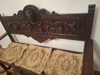 Banco antiguo madera tallada