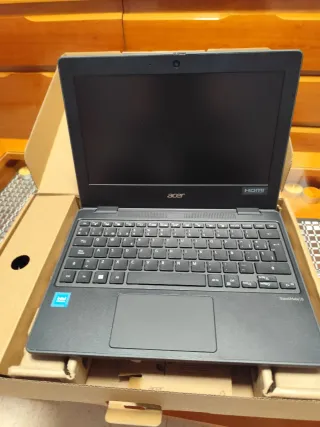 Portátil Acer TravelMate 10 Negro