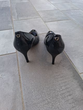 Décolleté nere Guess