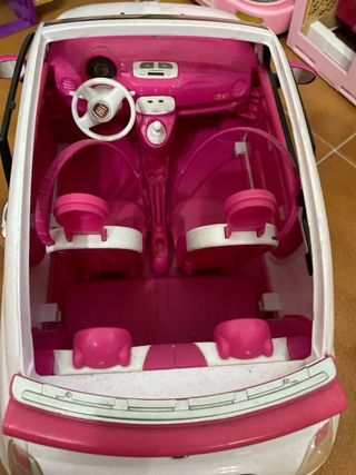 Auto Fiat Barbie bianca e rosa
