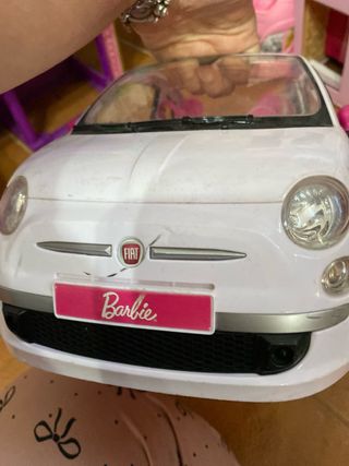 Auto Fiat Barbie bianca e rosa