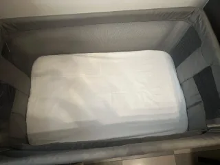 Cuna de viaje Bebeconfort gris