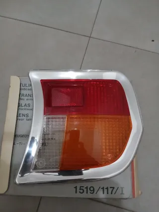 Tulipa Faro Peugeot 504