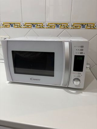 Microondas Candy Blanco