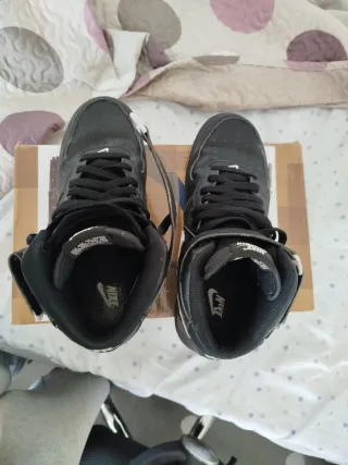 Nike Air Force 1 Mid Negras