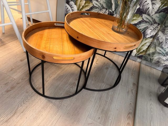Mesas Redondas Ninho Madeira e Metal