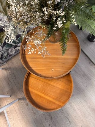 Tavoli rotondi Nest in legno e metallo