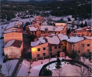CASA CON PISCINA ZONA RESIDENCIAL.