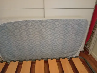 Cama conjunto Somier con patas y colchón