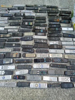 Lotto telecomandi TV, DVD, VHS, Hi-Fi