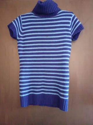 Jersey de cuello alto a rayas morado y blanco