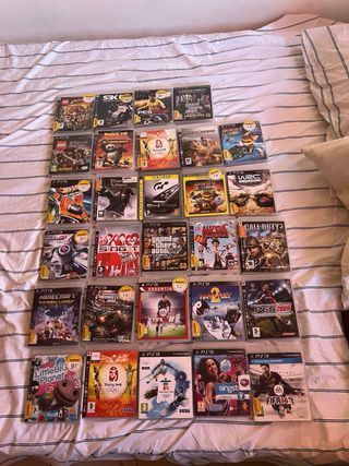 Playstation 3 Negra con 3 Mandos y Juegos