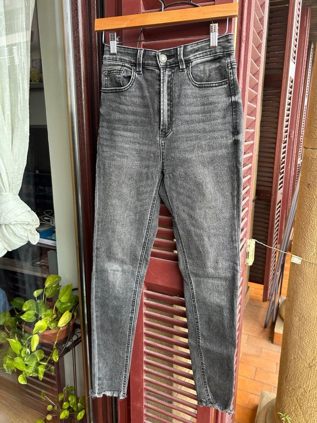Jeans Skinny Grises