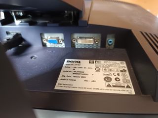 Pantalla Benq Negra y Plateada