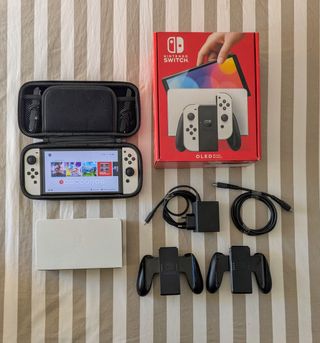 Nintendo Switch OLED Blanca + Funda + Mando