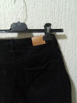 Pantalón pitillo WOMAN negro