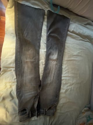 Pantalones grises