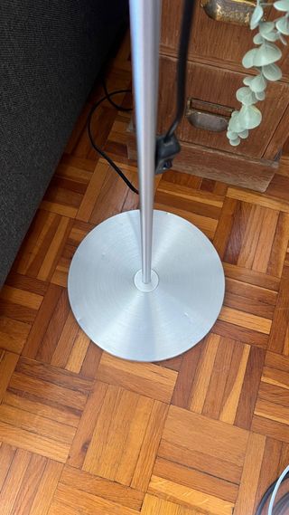 Lámpara de pie  plateada IKEA