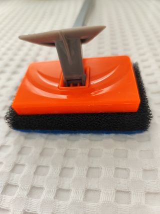 Rascador algas acuario con estropajo