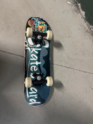 Skate con diseño de dragón