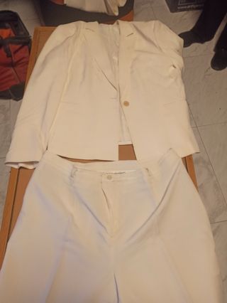 Conjunto de traje beige mujer