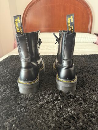 Botas Dr. Martens Negras Plataforma