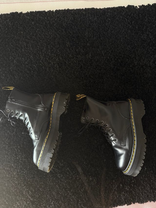 Botas Dr. Martens Negras Plataforma
