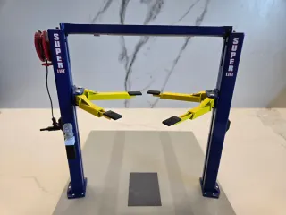 Superlift 1/18 SIN CAJA SIN ACCESORIOS