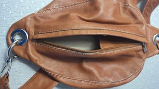 Bolso de piel marrón