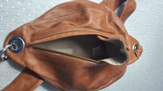 Bolso de piel marrón
