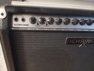 Amplificador Behringer Ultratwin GX210