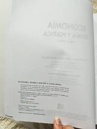 Economia teoria y politica