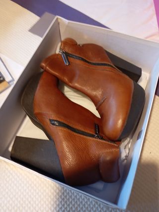 Botines piel blanda Adolfo Dominguez marrones
